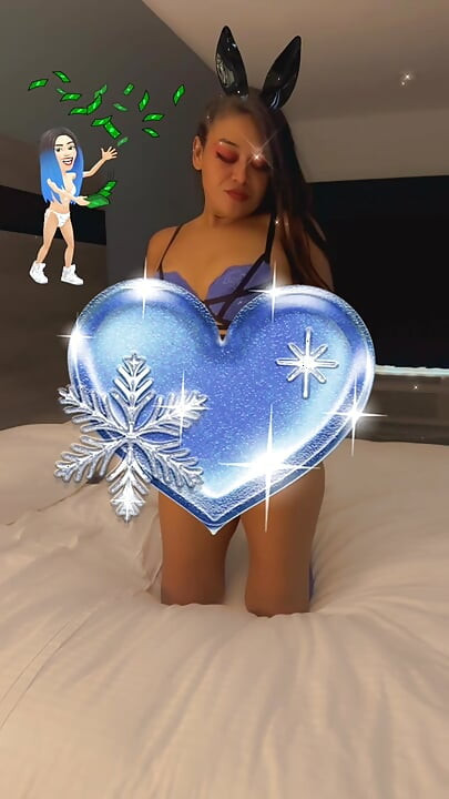 Barbiie chỉ là quá intoxcating với đồ lót playboy màu xanh đó.