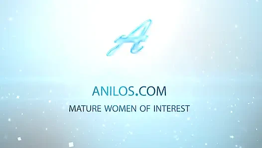 Любительница игрушки