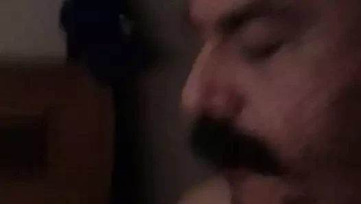 aç bir yavru vurma