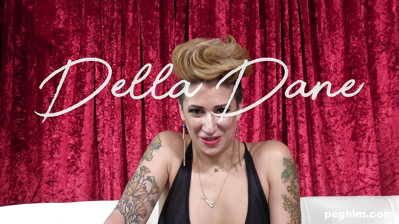 Della Dane熟女插菊花拳交伸展