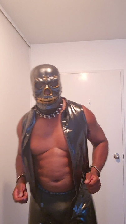 لا تتركني هنا.. كل شيء وحد!!