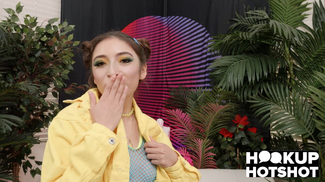 Frumoasa gagică Amber Summer este dependentă de futaiul dur al lui Nade Nasty!