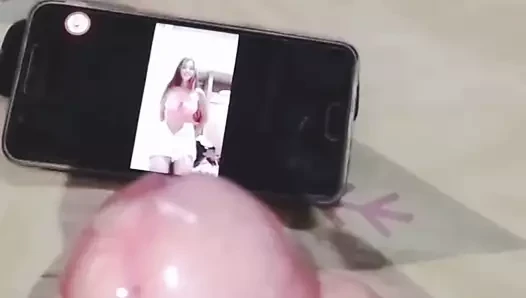 Lea elui boşalıyor