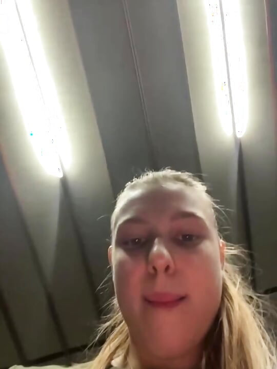 Big ass in Leggings training so hard