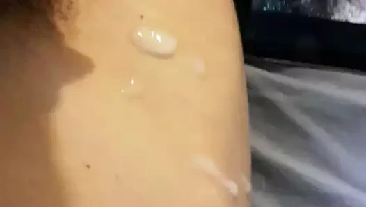 Bir arkadaşın şişman kıllı yarrakını yakalamak