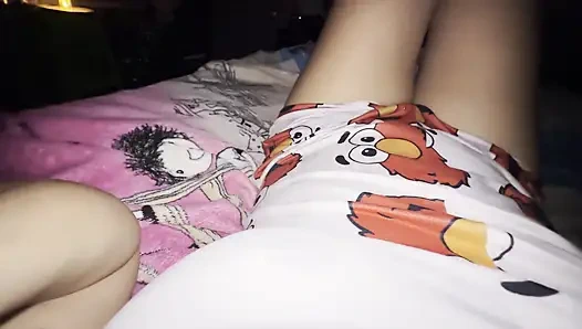 Eczanede Uzun Bir Gün Çalıştıktan Sonra Eve Gelip Patronumu Düşünerek Beni Dokundu