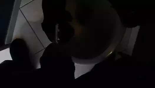 je pisse dans ses bottines