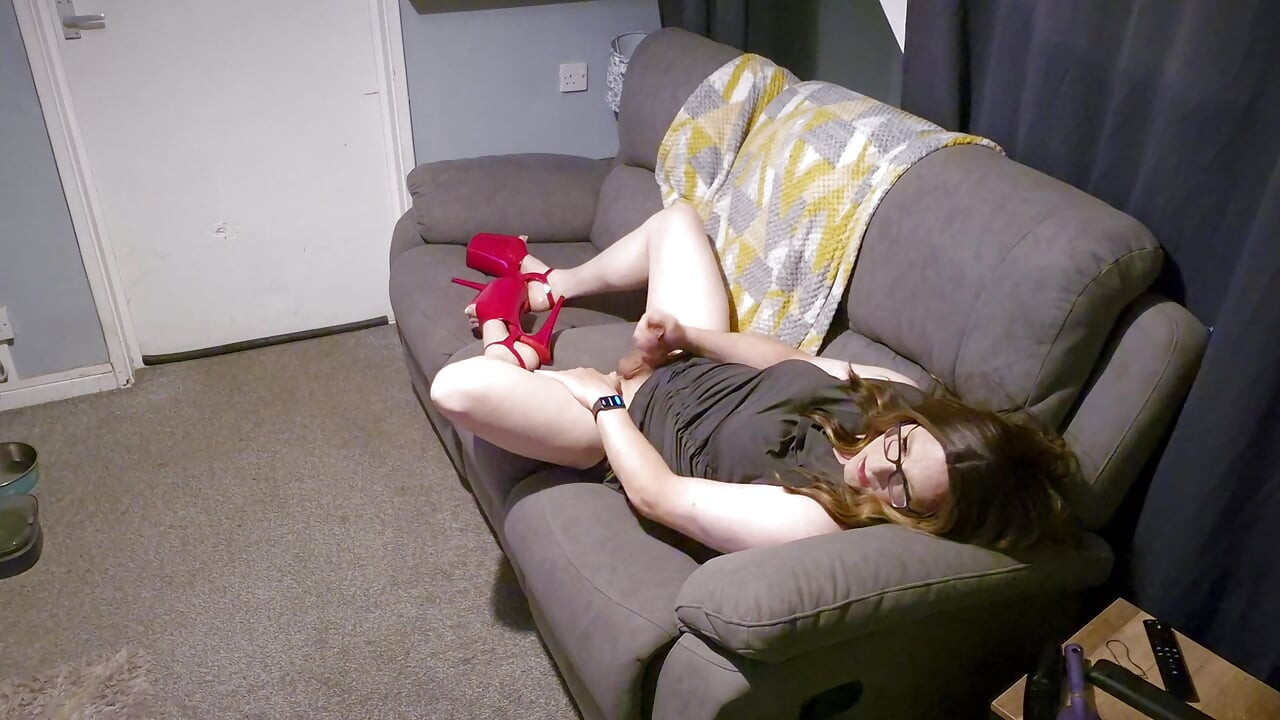 crossdresser having good time