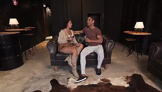 She Enjoys Too Much - Deusa Afrodite