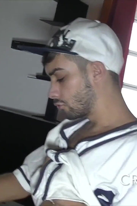 私の友人ジョーダンはストレートの大きなディックでfuyced