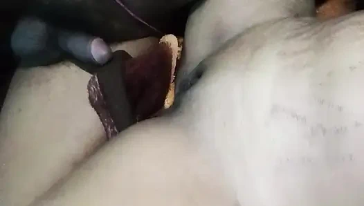Desi indische sex-ehefrau desi romantik voll gaad ki foga inder