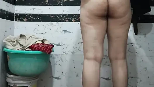 Priya si kakak ipar india lagi asik pamer tembus pantanya