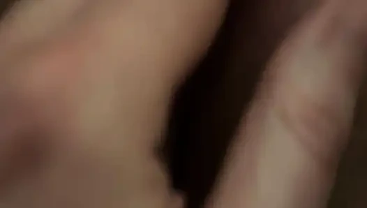 Çalışın ve cıvırlayan şişkinliğe yumruk yapın