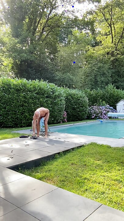 A refreshment in the pool