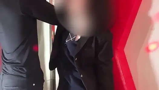 18 yaşındaki bir kızla simüle edilmiş bir SM oyun seansı yaşayın!