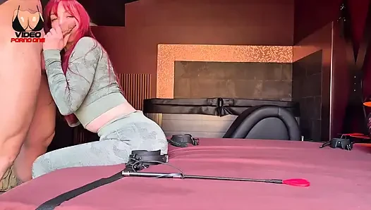Bugün Spor Antrenörümü Şaşırtıyorum, Ben Onun Itaatkeriyim, Beni Yatağa Bağlayacak Ve Her Yöne Götürecek!