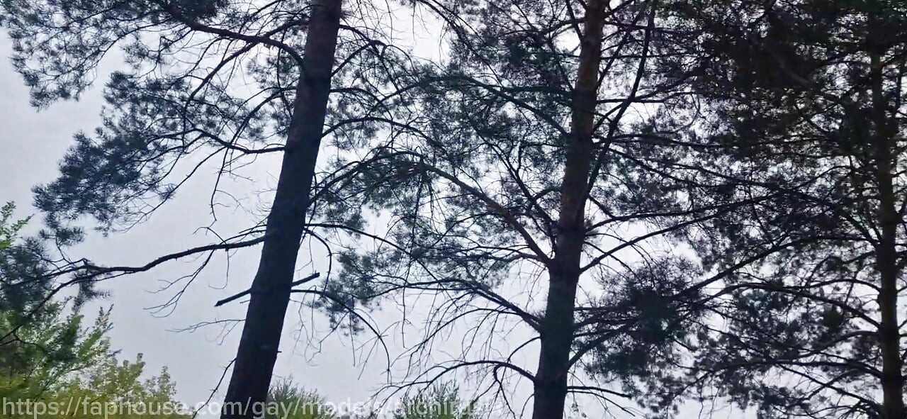 Jebao sam kurvu i sperma je izašla iz njezine guzice, ali svejedno sam joj gurnuo kurac u guzicu i došao drugi put