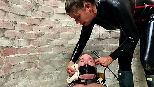 Domina Herrin april - Gefangen nehmen teil 2-2