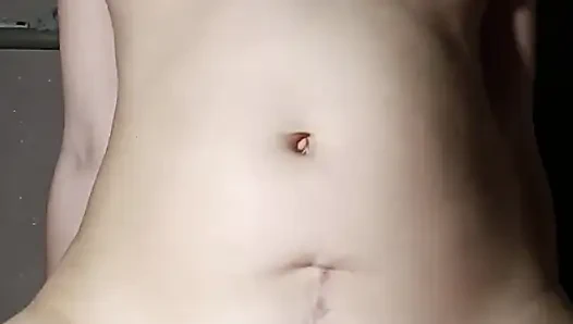 Memek sempit cewek sange ini dientot habis-habisan sampai dicrot di dalam