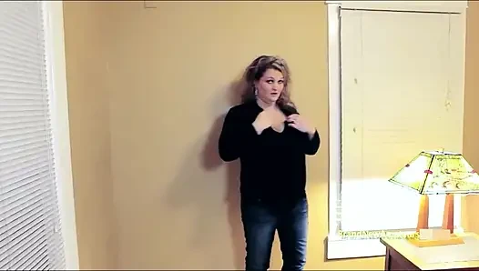 Laura üppige blonde MILf schmutziger halsfick, gierige schlucken!
