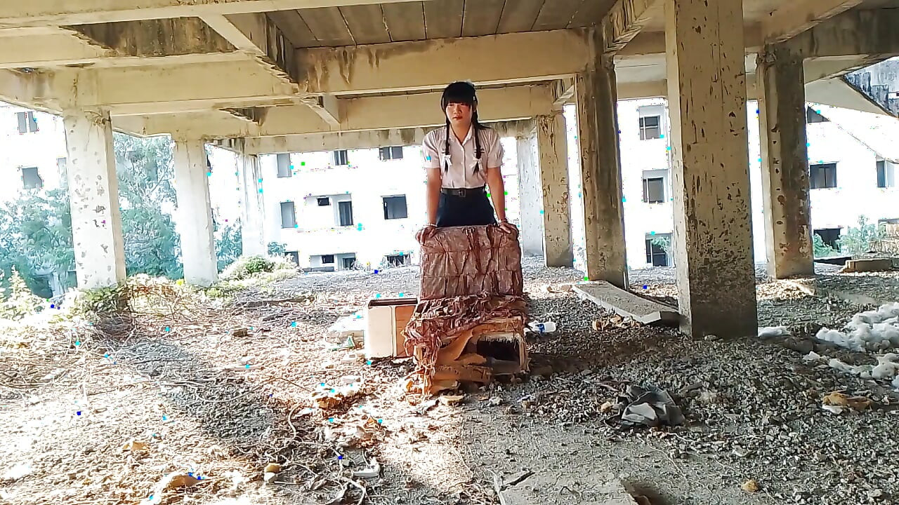 FN004 Student ladyboy solo
