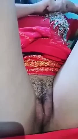 Nepali bhabhi is fingering herself during lockdown