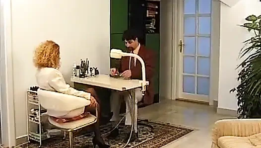 Orsolya Blonde in PECCATI DI CULO scene 05