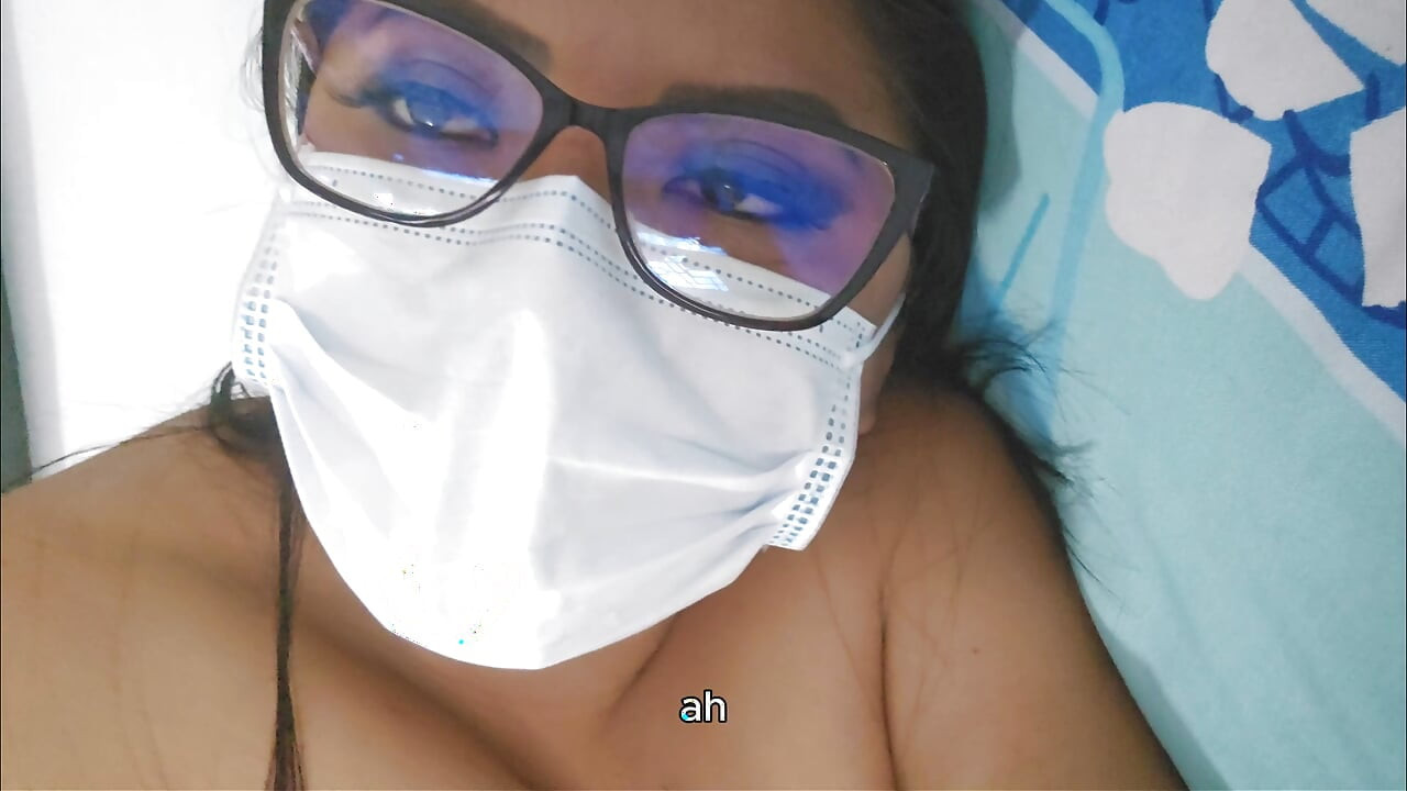 सरिता अपनी चूत में खिलौने के साथ काफी हॉट हैं।