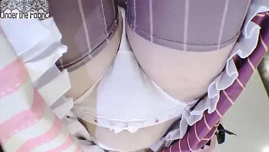 Puffy nippel bürodame liefert ein verspieltes solo-necken