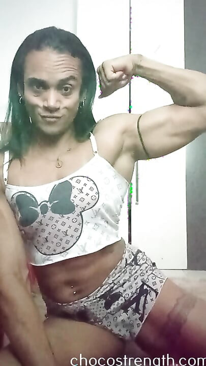 Pria sejati menghargai ibu-ibu berotot