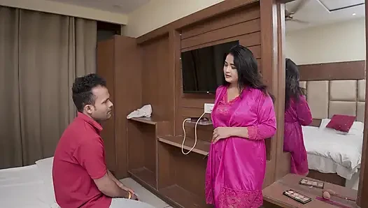 indian hot housewife ne apne maid ko seduced kiya or usk bde lund se chudwayi gaand hd audio