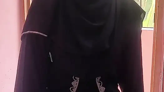 Ben Bangladeşli seksi bir kızım. Komik seksi videolar yapıyorum. Bir seks partneri lazım. Ben çok ateşli bir kızım.