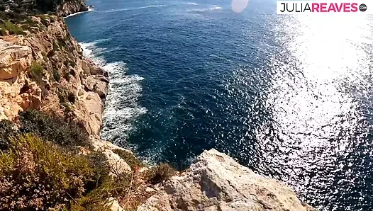 Ngentot dan mengerang di mana semua orang bisa melihatmu