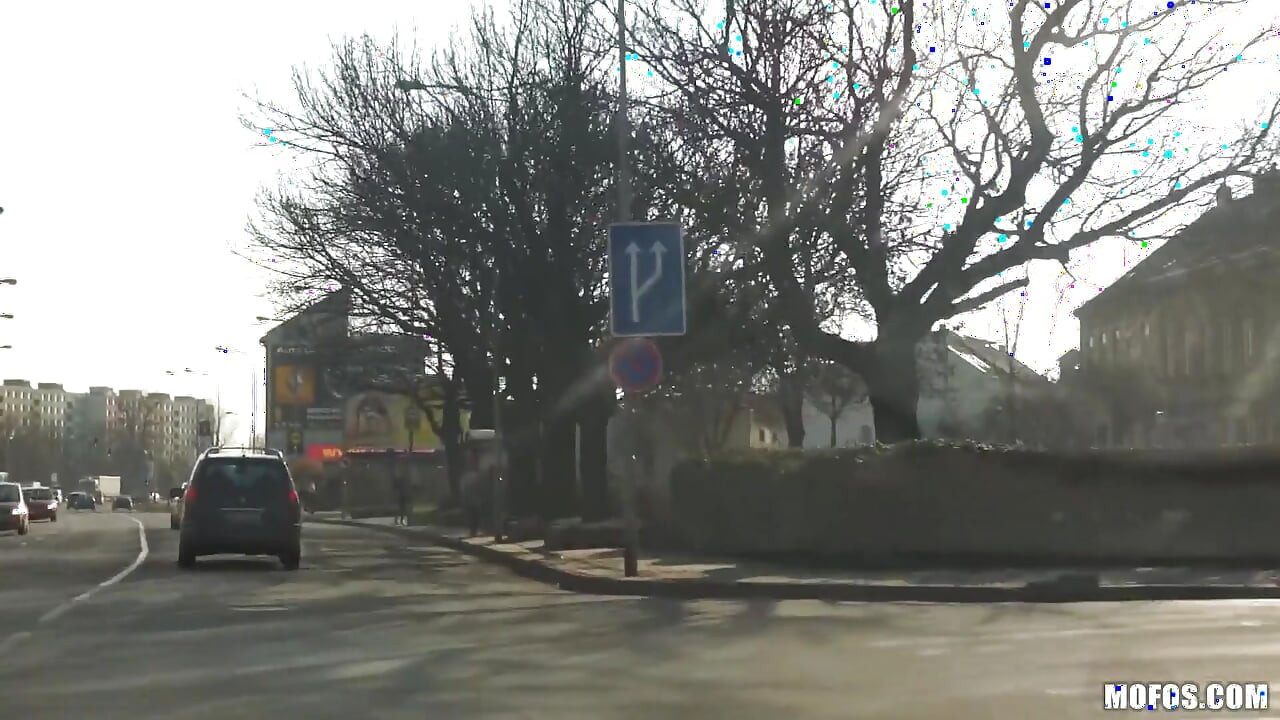 Public Pickups - Dando a Holly uma carona para pagar por sexo fácil como torta