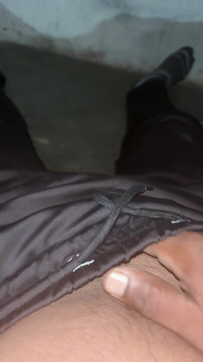 Mera lund bahut tight ho raha hai