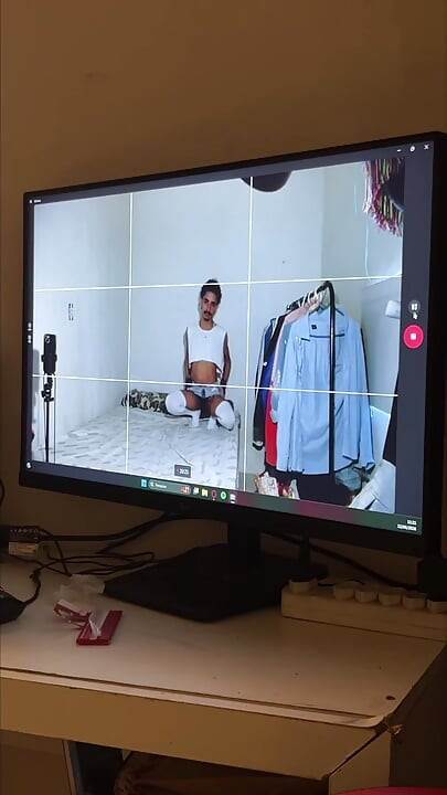 Sex Siren with Cumshot