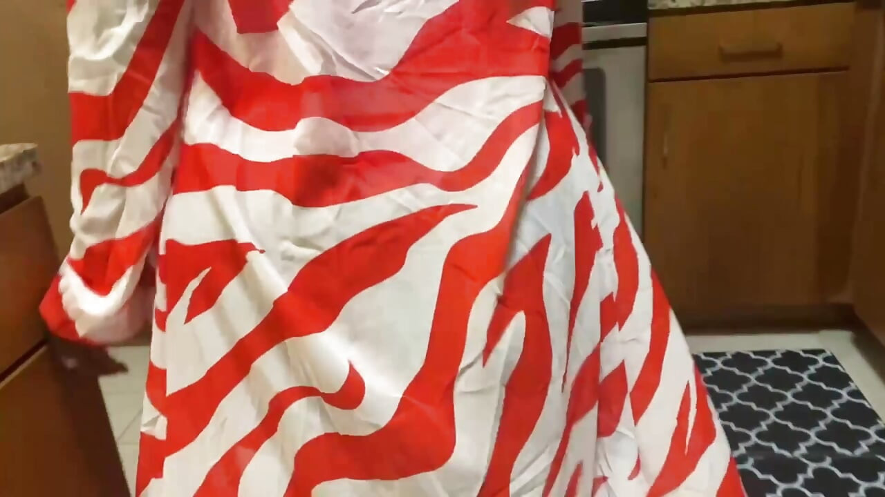 Диана делает удивительную работу задницей своему чуваку