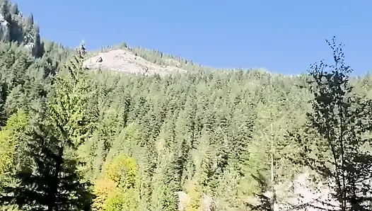 kilat di gunung spontan, pasangan di luar ruangan