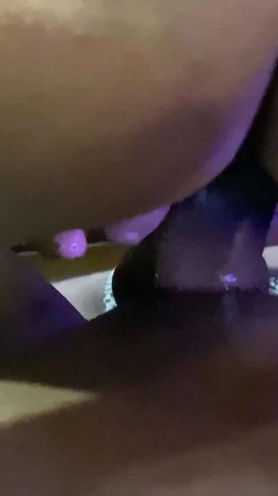 来自“德瓦尔和性感人妻很高兴尽可能多地做爱”的标志性时刻