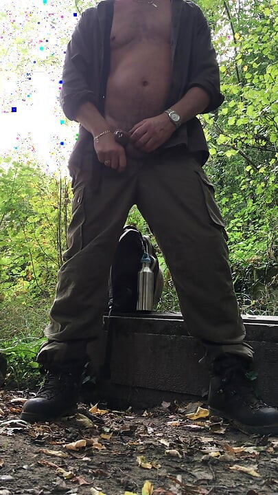 Solo hike Having a piss