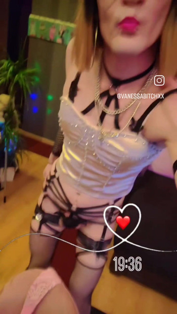 📌SpicySeXy VaneSsaBiTCHx [8dec25] PariSChienneTrvProd⁹¹