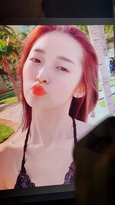 Oh My Girl - Arin Cum Tribute 1