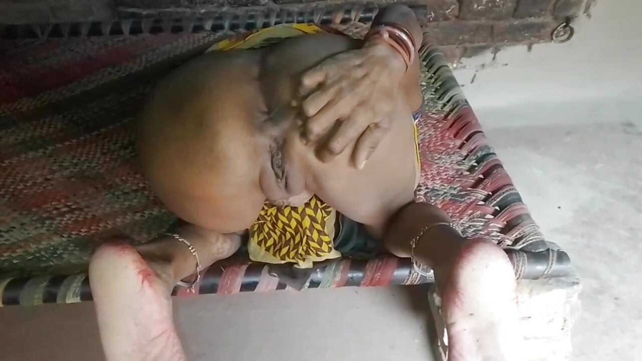 Singură cu gândurile ei momente senzuale moi