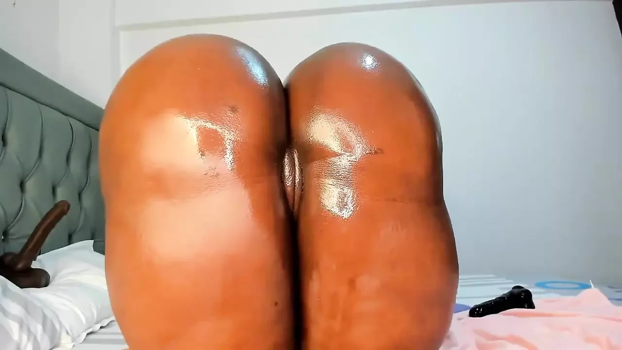 Spumeggiando culo grosso
