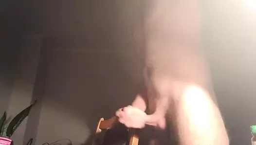 genç kıllı erkek solo