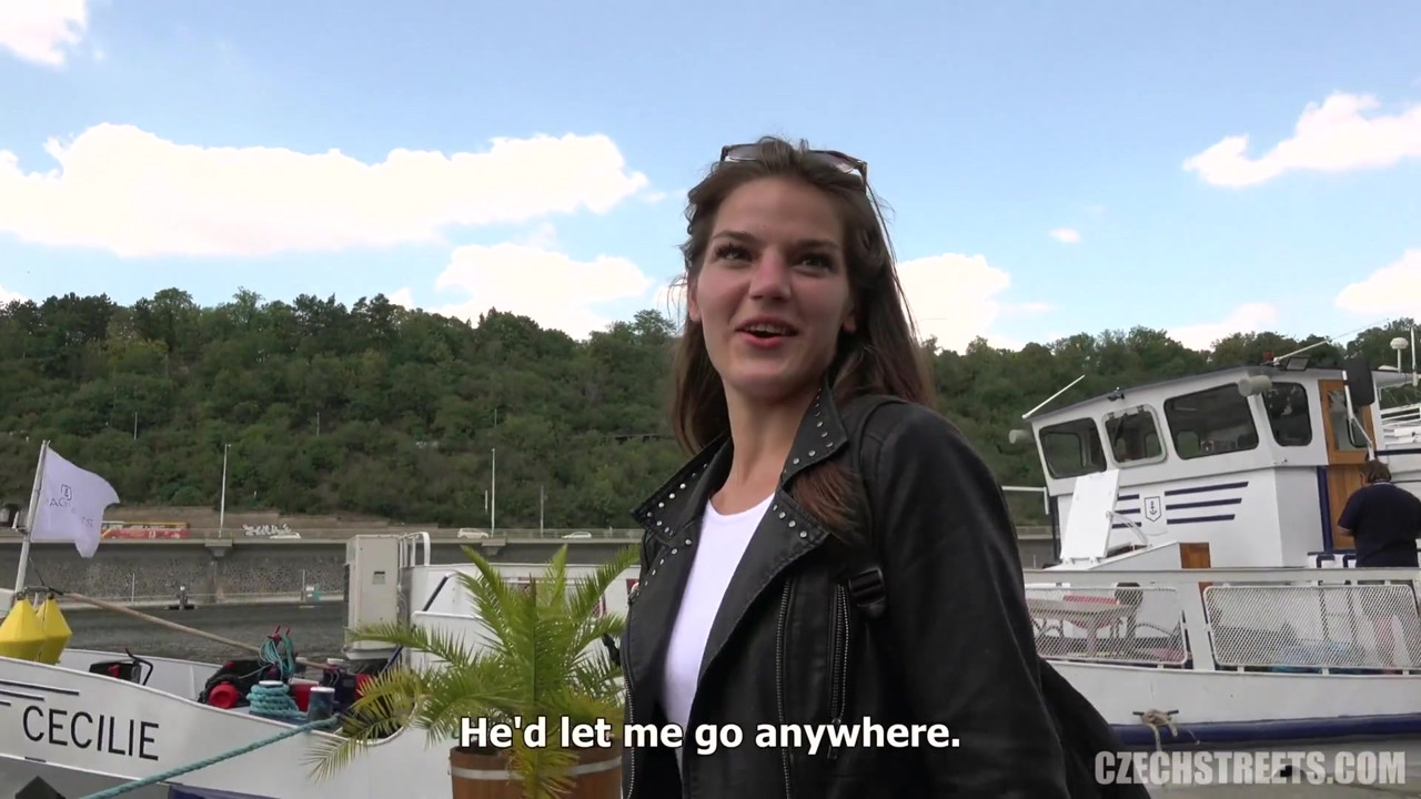 チェコの街 - 史上最もシャイな女の子