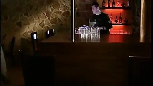 Büyük memeli edepsiz sarışın arkadan çok sert sikiliyor