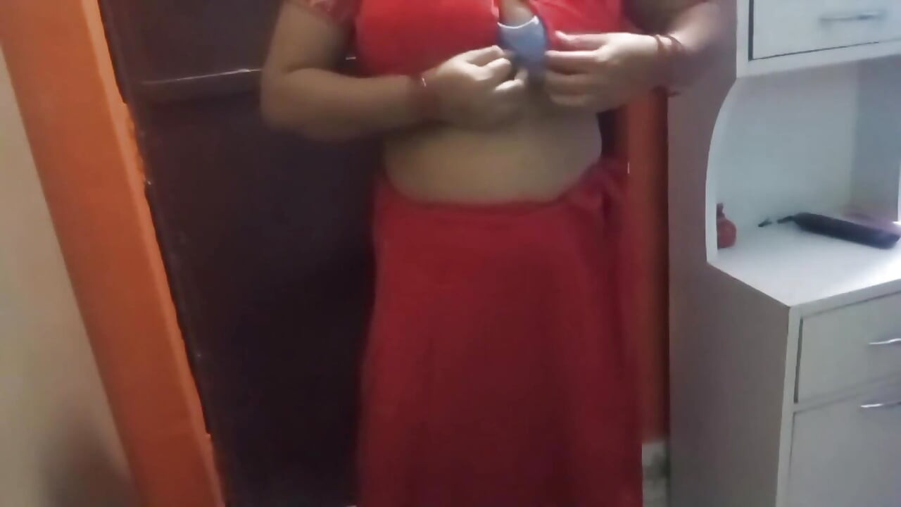 Beautiful Indian Bhabhi Having Romantic