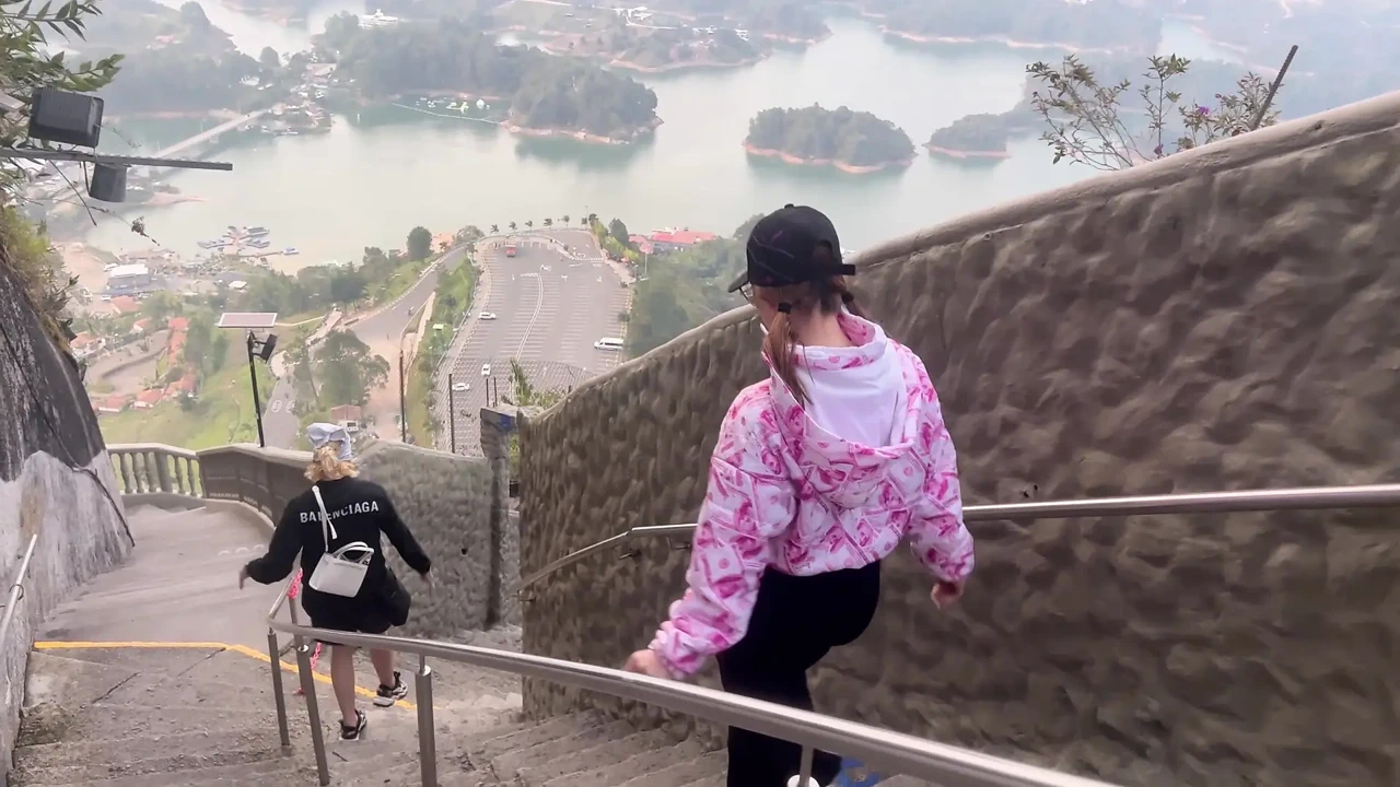 巨大的鸡巴螺柱与他的克隆人和他的女朋友四人行