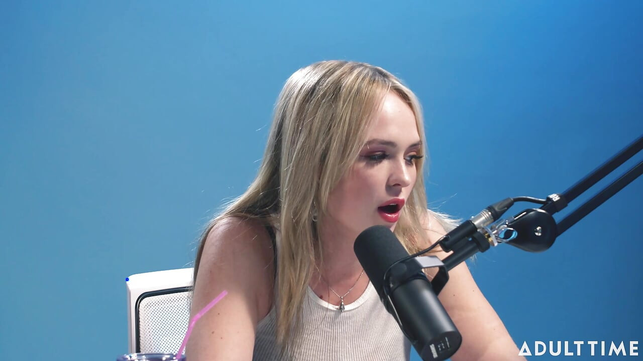 Lilly Bell exibicionismo, sexting e empoderamento no podcast Adult Time